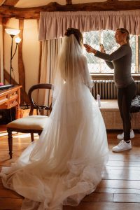 bride getting ready at Cain Manor